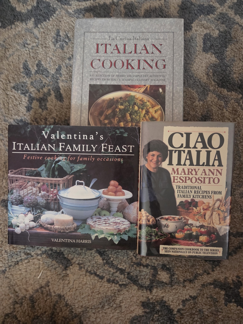 Italian Cooking Cookbook Set - Brown & Cream Covers